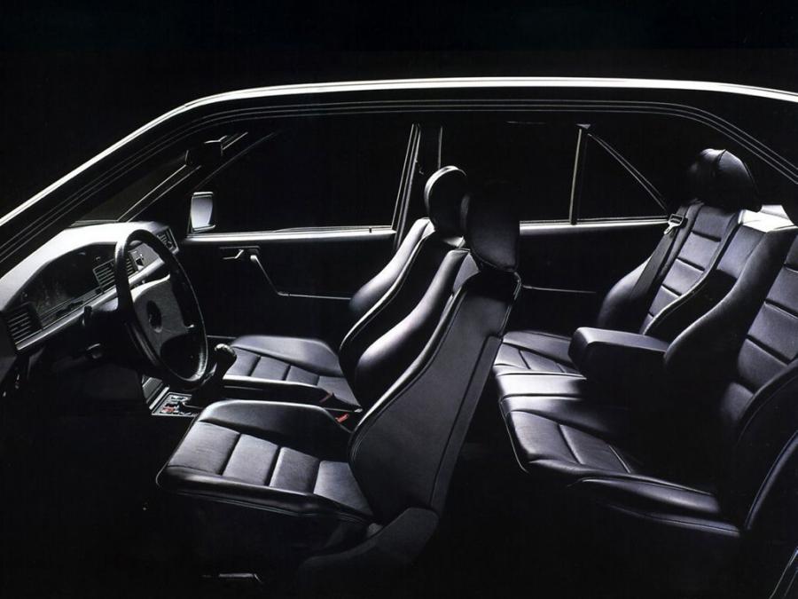  Mercedes-Benz 190 E 2.3-16 1984 года  (фото 15 из 27)